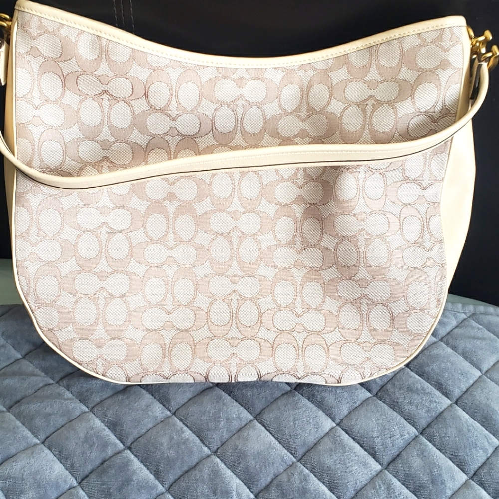 Large Coach Chalk Signature Hobo Shoulder bag